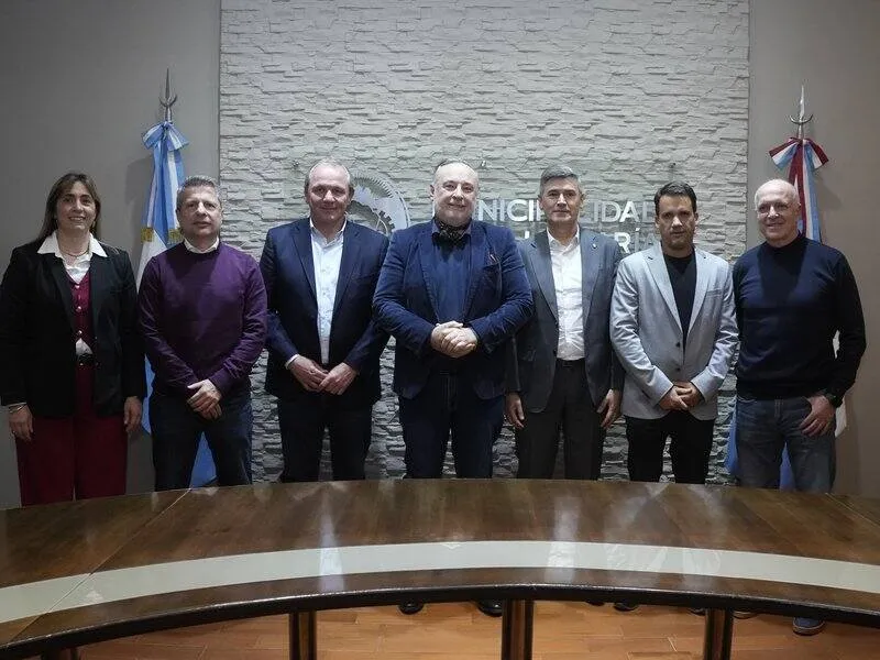 La escenografía del poder: ¿que hay detrás de la foto de los intendentes?