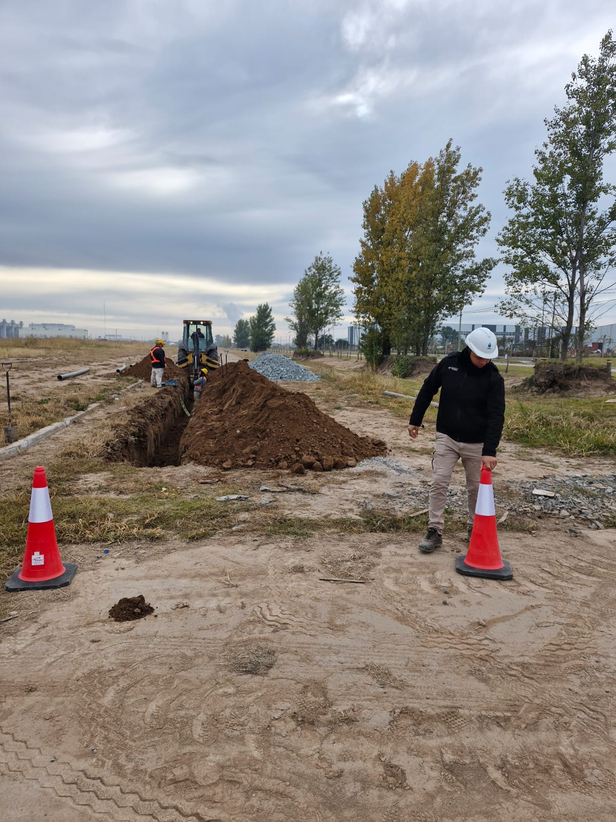 Aguas de Villa María inició una obra clave para ampliar servicios en el Parque Industrial