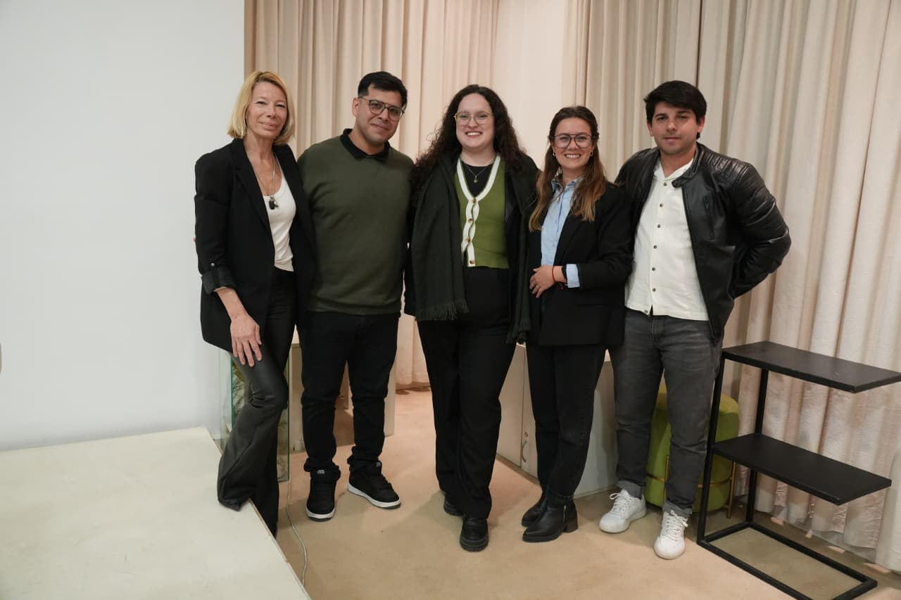 “Ahora tenemos una casa” la emoción de una pareja adjudicada