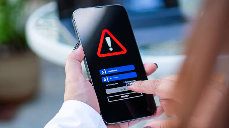Estafas digitales: qué hacer rápido si vaciaron tu cuenta o usaron tus datos