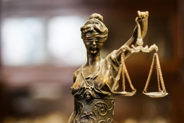 Trece voces para acercar la justicia a la vida cotidiana