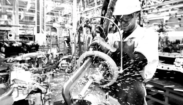 Industria nacional y economía social: una alianza necesaria para volver a pensar el desarrollo