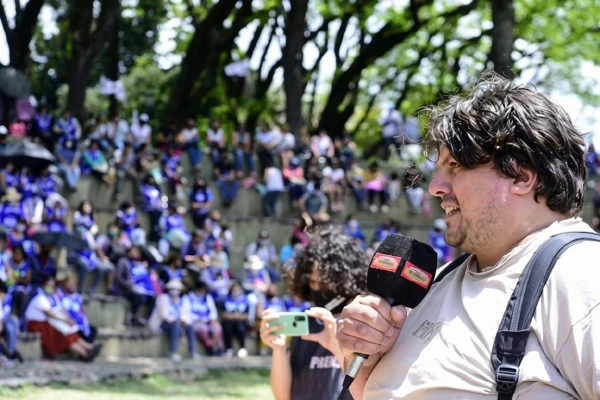 Trabajar, comer, curarse: la cooperativa que sostiene barrios enteros en La Plata