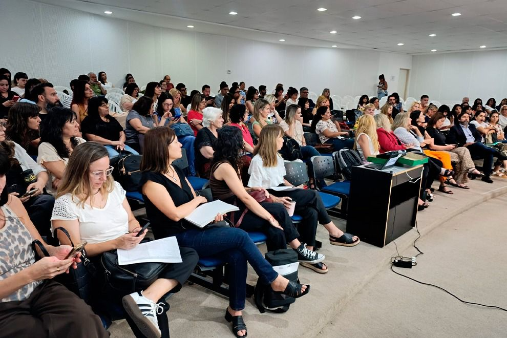 Del conflicto a la intervención, la nueva guía que cambia el rol de la escuela en Córdoba